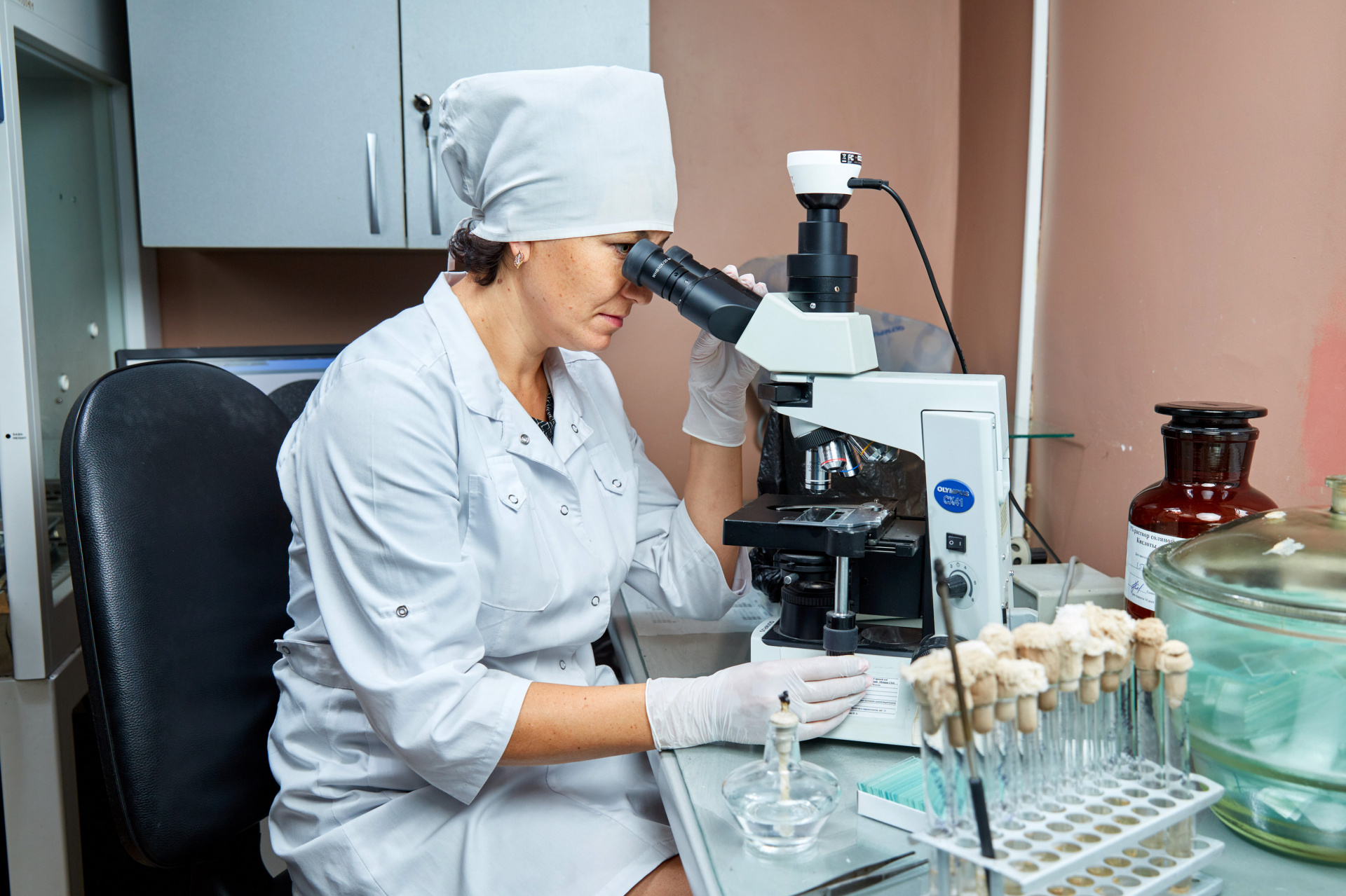 Свыше 38 тысяч серологических и гематологических исследований проведено лабораторией в сентябре