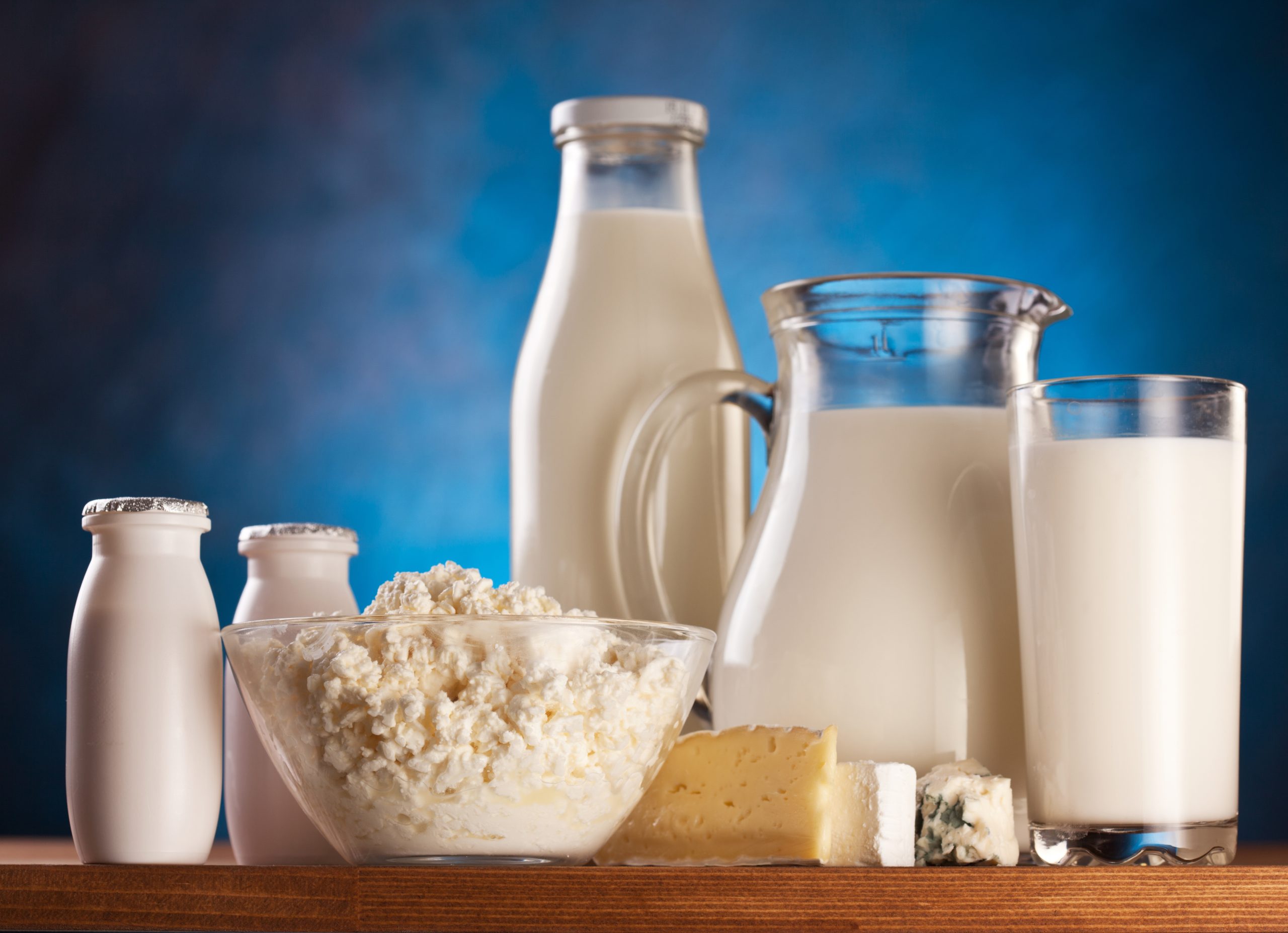 Молочная продукция запрет. Молочные продукты. Молоко и кисломолочные продукты. Кисломолочная продукция. Натуральные молочные продукты.