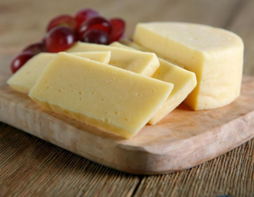 Фальсифицированный сыр обнаружен в доме-интернате 
