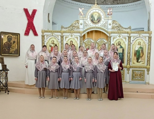 Во Всероссийском благотворительном хоровом фестивале "Осеннее многоголосие" приняла участие сотрудница учреждения