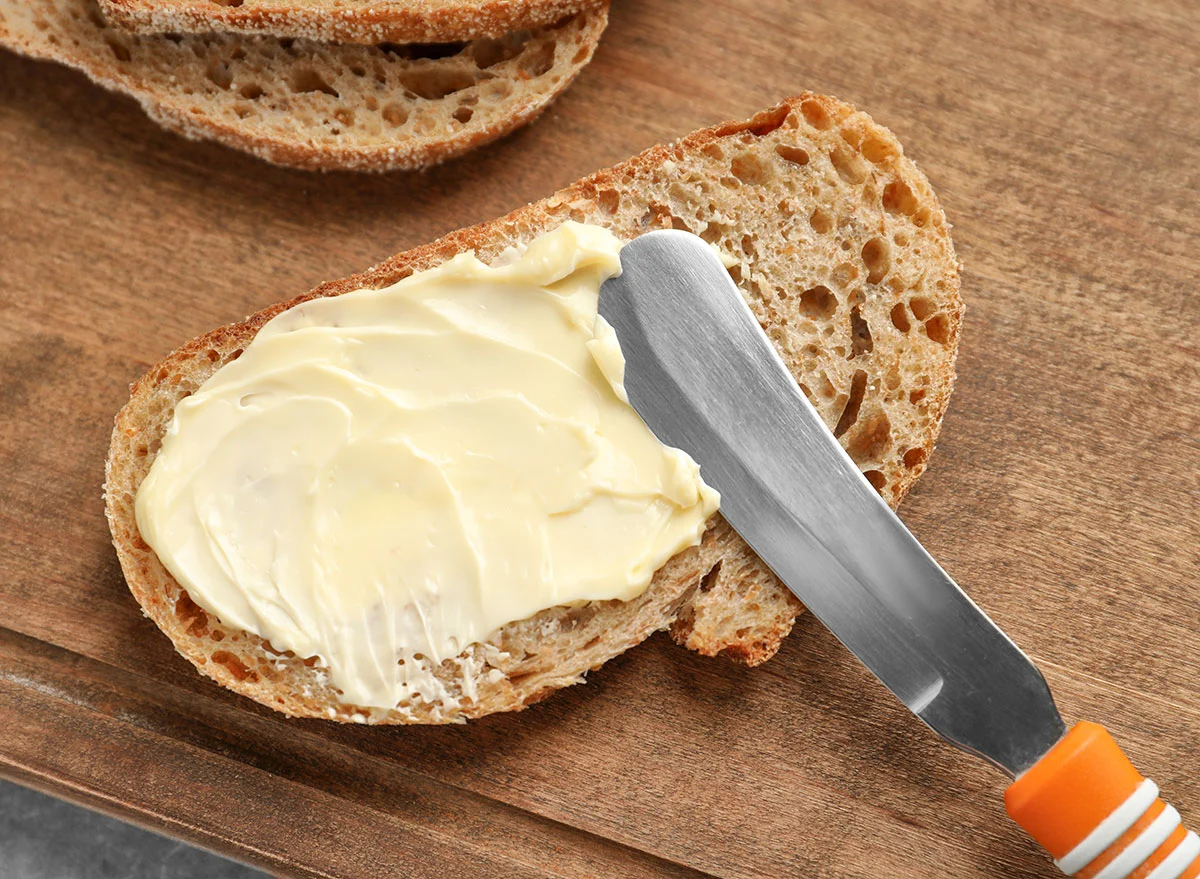 Масло с консервантом обнаружено в доме-интернате для престарелых и инвалидов
